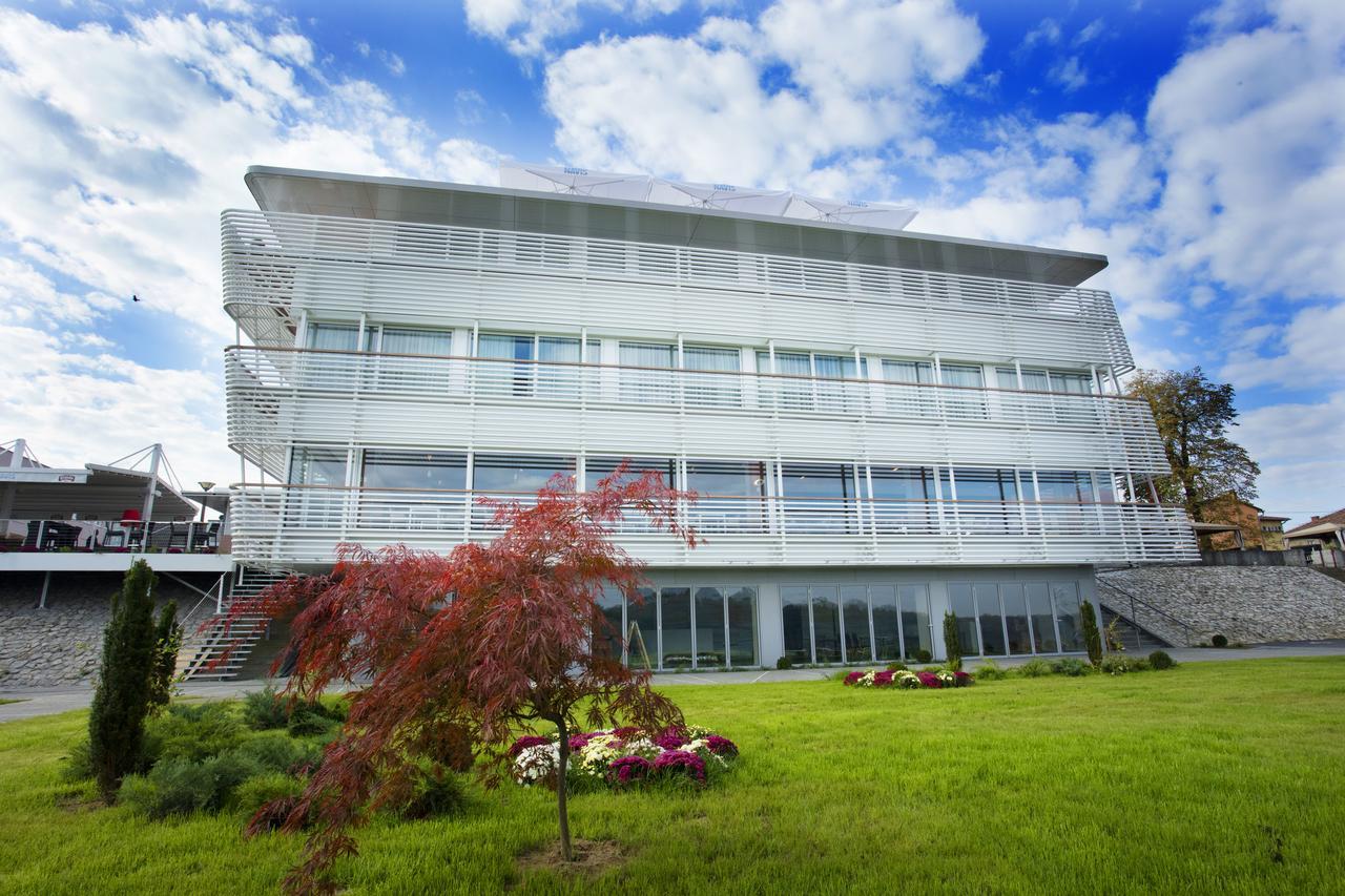 Hotel Navis Orasje Exteriör bild